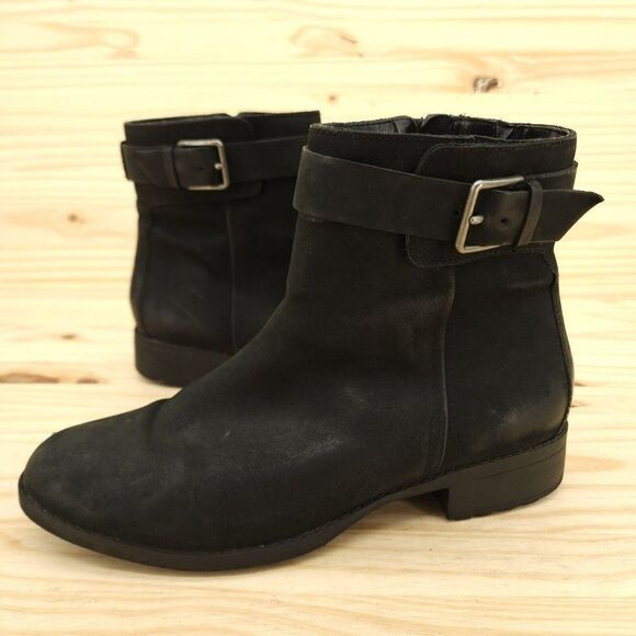 Cole Haan Women's Ankle Boots Sz 10 B Black Leather Buckle Chic Commuter Booties - Picture 1 of 11